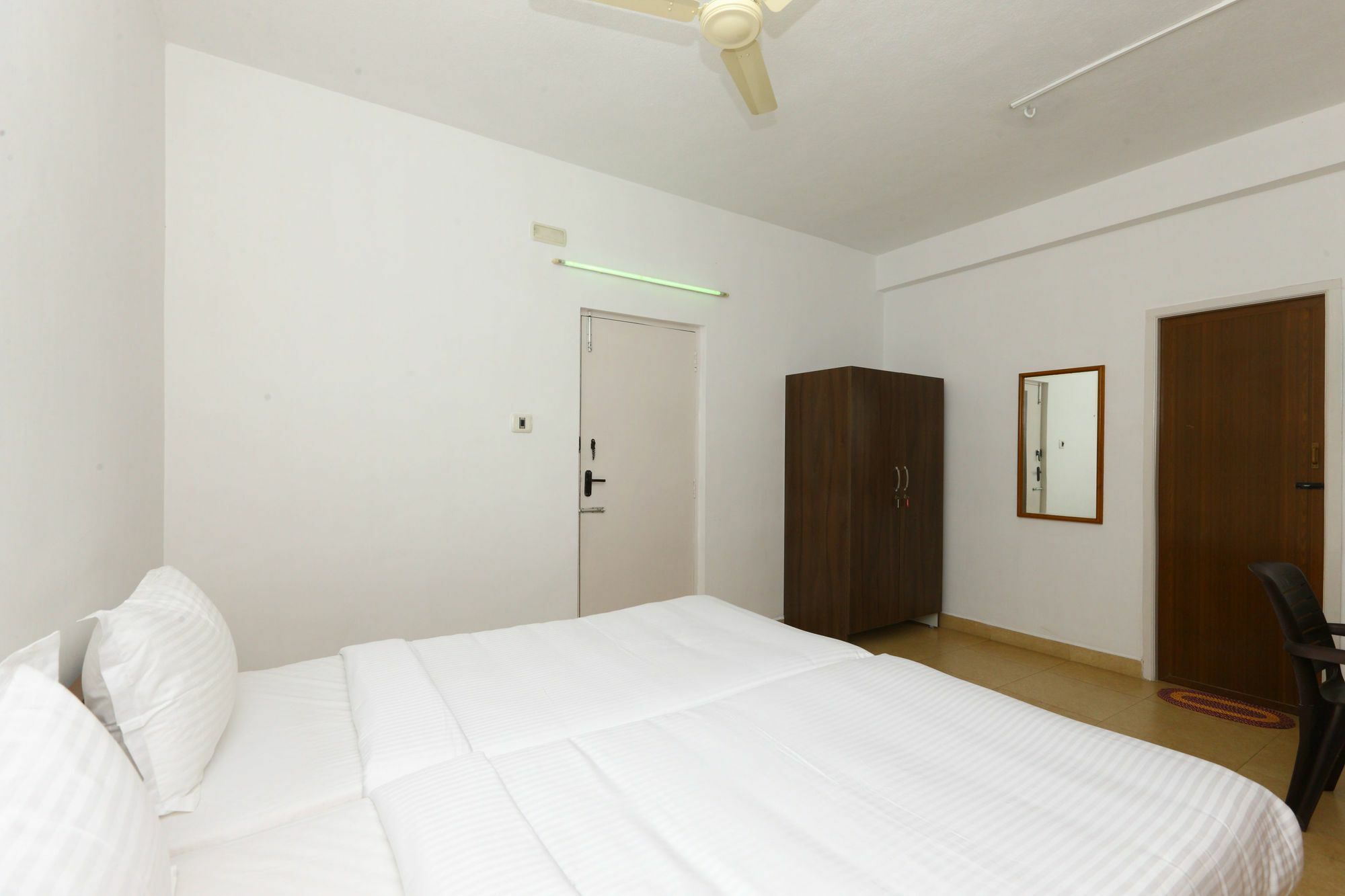 Oyo 9261 Spl Serviced Apartments Sholinganallur Siruseri Екстериор снимка